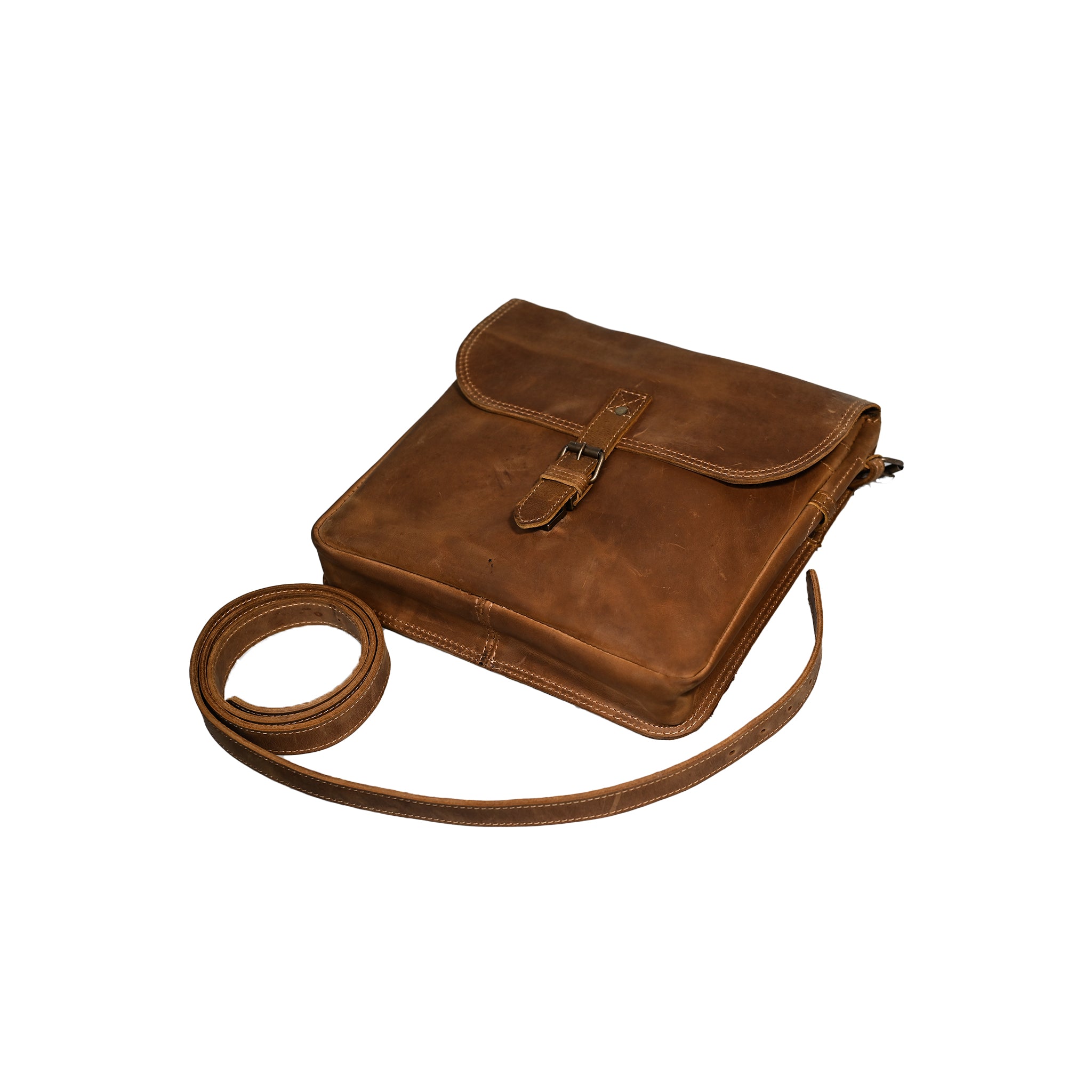 Slim Leather Messenger Bag with Tablet Sleeve | LE-3862