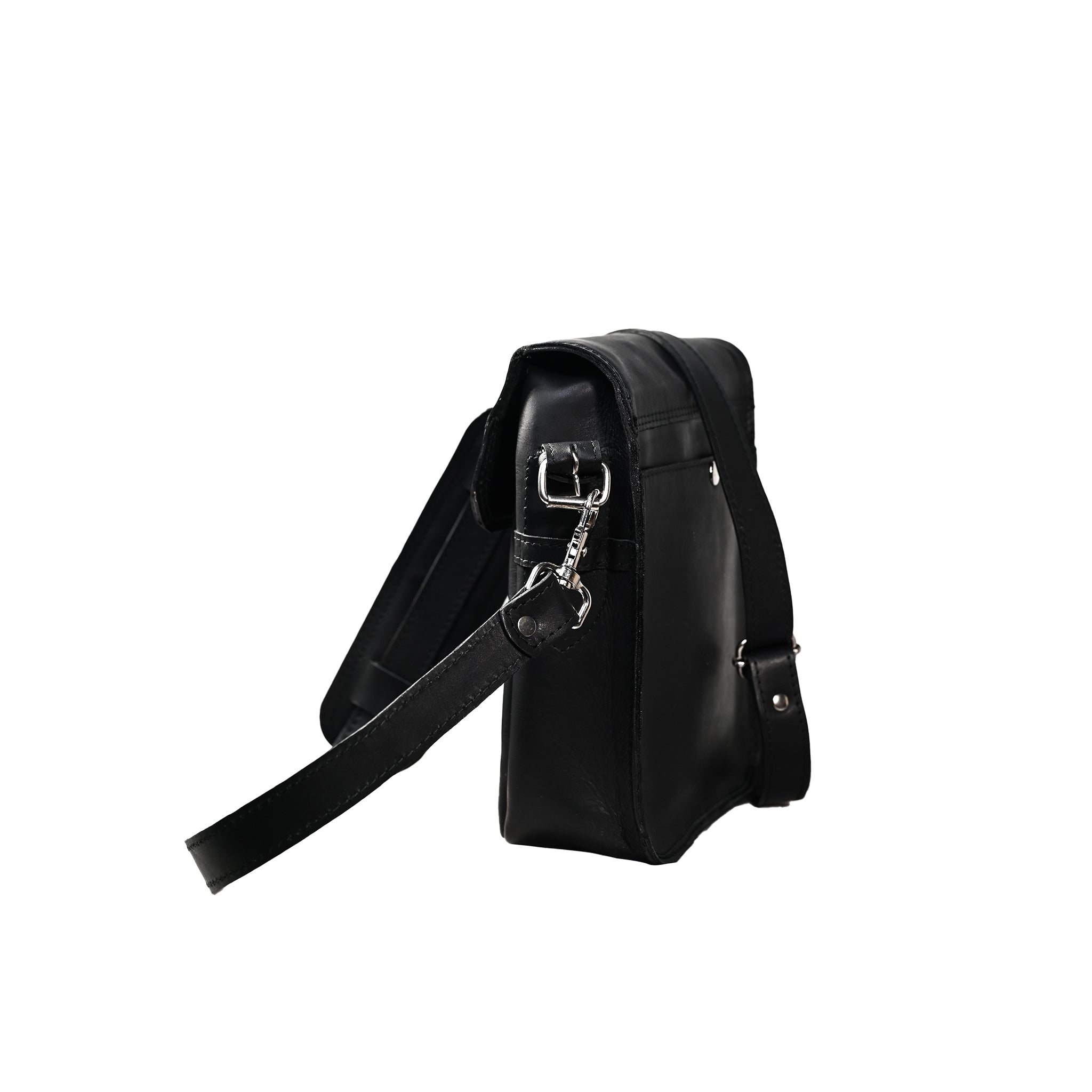 LE-3861 |  Full-Grain Leather Crossbody Bag