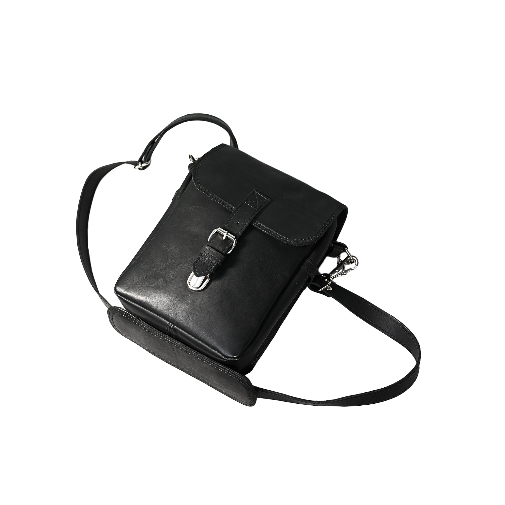 LE-3861 |  Full-Grain Leather Crossbody Bag
